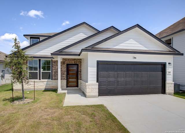 Property at 208 Drew Cir, Seguin, TX 78155, 3 beds, 2.5 baths