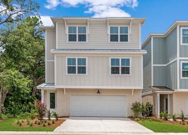 Property at 3 Burl Wood Ct, Hilton Head Island, SC 29926, 4 beds, 3 baths
