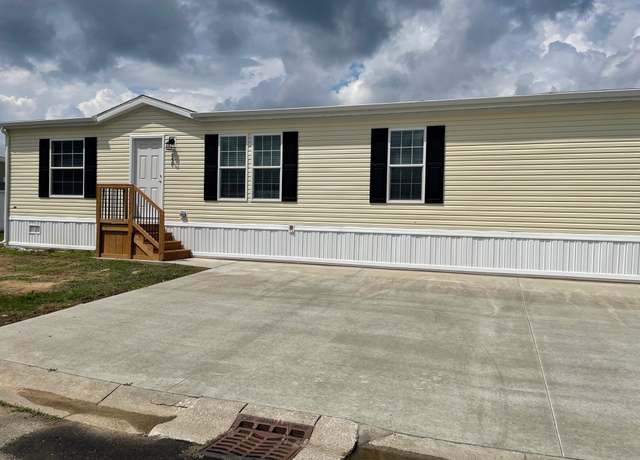 Property at 302 Oak Ln #302, Flint, MI 48506, 4 beds, 2 baths