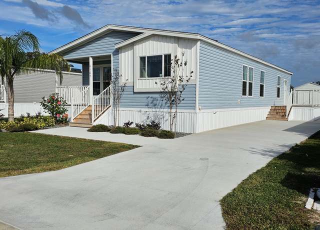Property at 6165 SW 18th Way #17, Bushnell, FL 33513, 3 beds, 2 baths