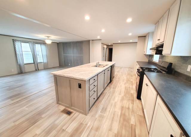 Property at 9670 Stoney Pointe Dr #1127, Fair Haven, MI 48023, 3 beds, 2 baths