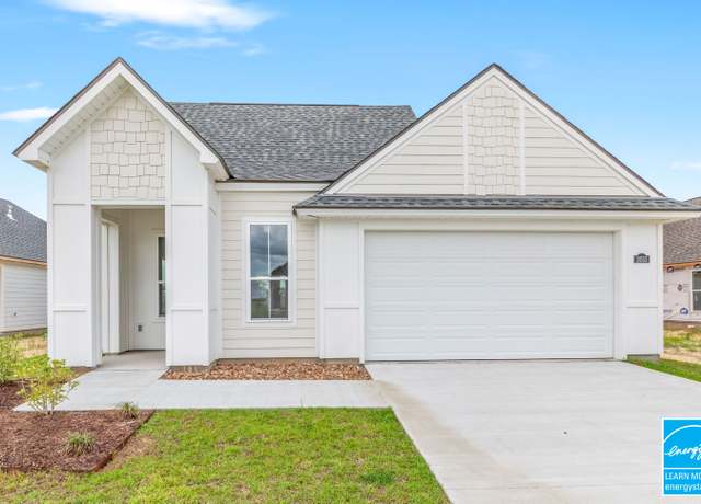 Property at 3053 Southern Trace Dr, Lake Charles, LA 70607, 3 beds, 2.5 baths