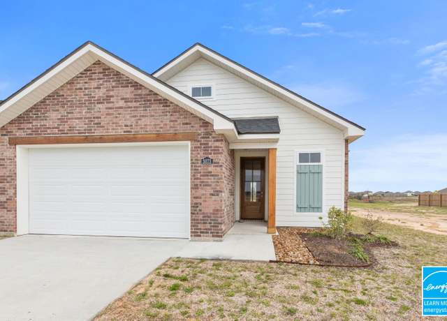 Property at 3073 Southern Trace Dr, Lake Charles, LA 70607, 3 beds, 2 baths