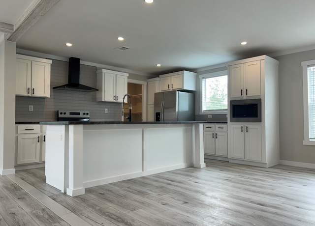 Property at 11474 Pine Acre Trails Blvd #236, Conroe, TX 77303, 3 beds, 2 baths