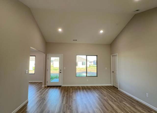 Property at 1303 Marboeuf Blvd, Dodge City, KS 67801, 3 beds, 2 baths