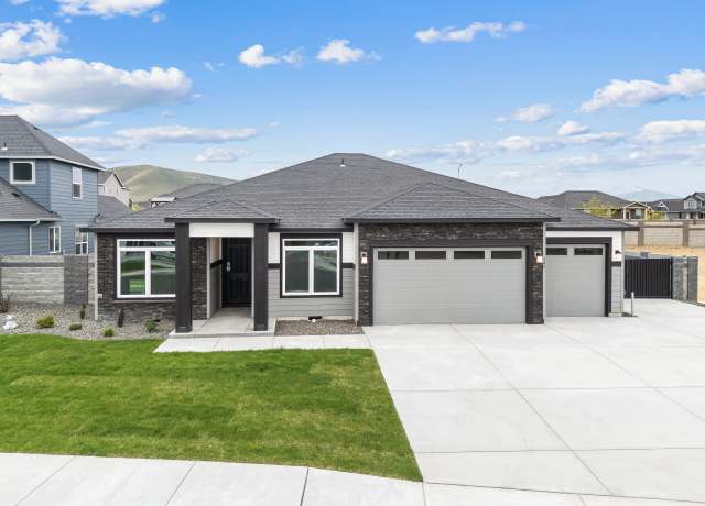 Property at 545 Purcell Ave, West Richland, WA 99353, 4 beds, 2 baths