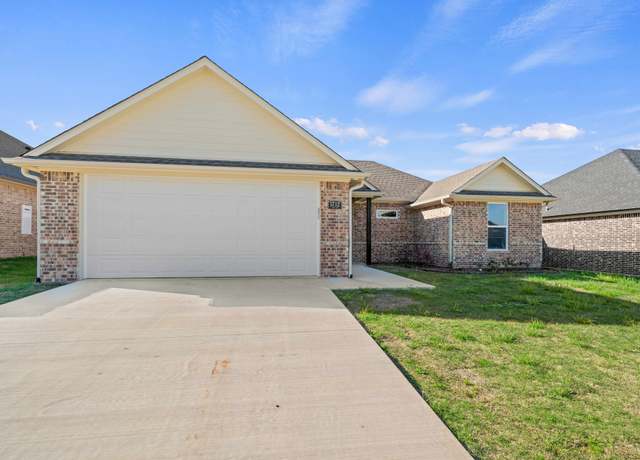 Property at 1618 SF Plan, Whitehouse, TX 75791, 3 beds, 2 baths