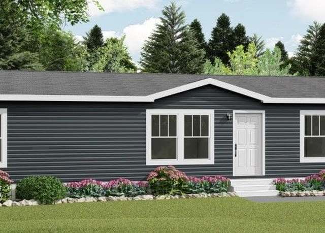 Property at 617 Maple Ct, Columbus, MI 48063, 3 beds, 2 baths