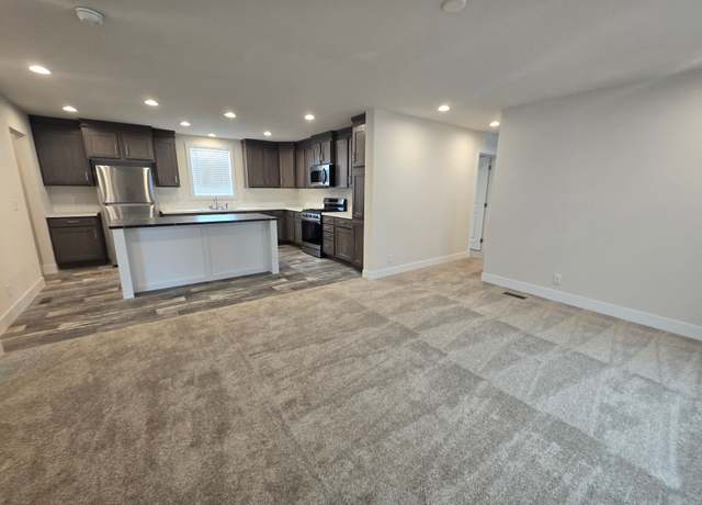 Property at 617 Maple Ct, Columbus, MI 48063, 3 beds, 2 baths