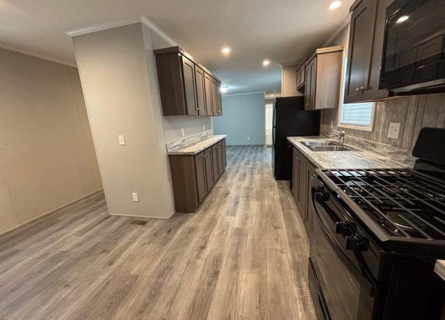 Property at 8821 Briarwood, Kalamazoo, MI 49009, 3 beds, 2 baths