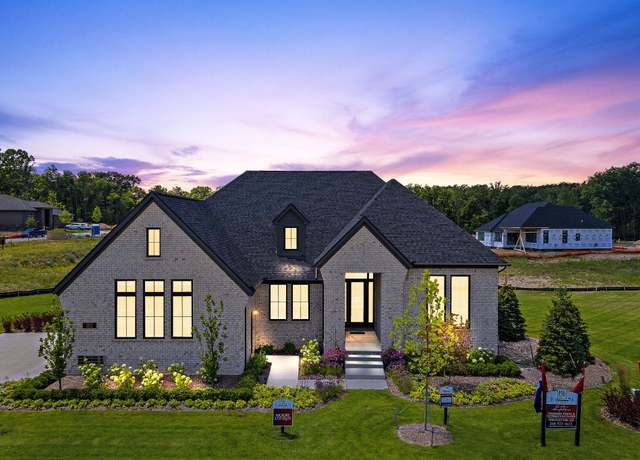 Property at 30720 Franklin Hills Ct N, Farmington, MI 48334, 2 beds, 2.5 baths