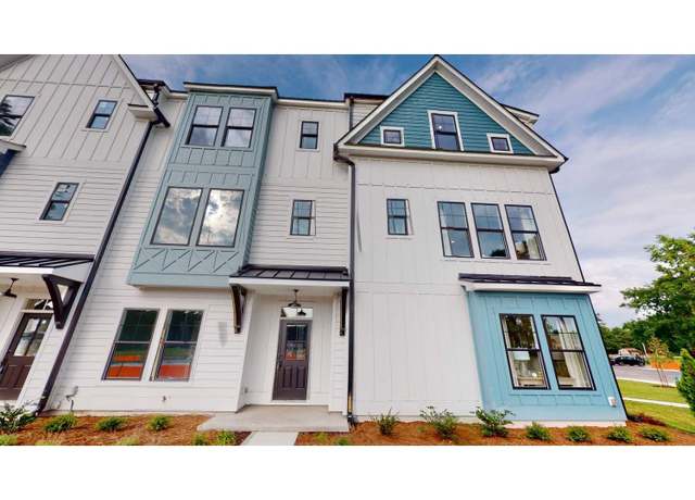 Property at 914 Douglas Eley Ln, Chesapeake, VA 23322, 3 beds, 3.5 baths