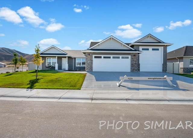 Property at 1007 Portage Way, Emmett, ID 83617, 4 beds, 2 baths