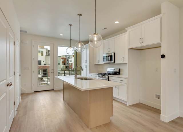 Property at 10627 S Pipestone Way, South Jordan, UT 84009, 4 beds, 2.5 baths