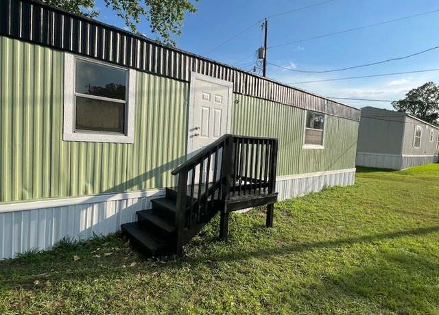 Property at 132 Kiowa Trl, Lockhart, TX 78644, 3 beds, 2 baths