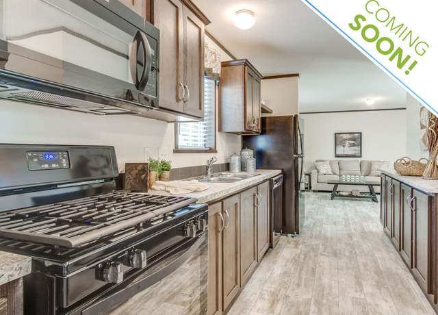 Property at 49371 Au Lac Dr E, Chesterfield, MI 48051, 3 beds, 2 baths