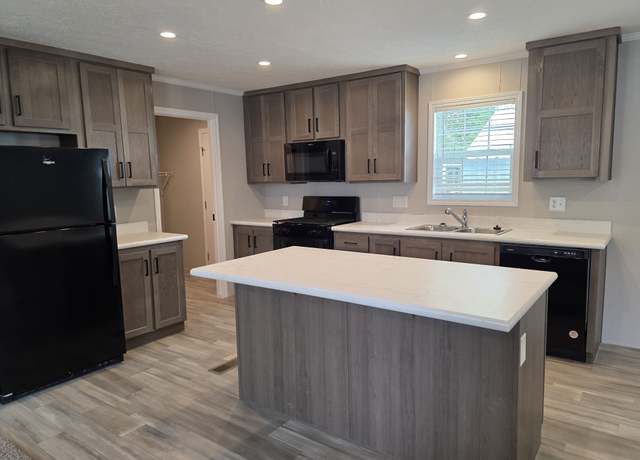 Property at 2488 Loch Lomond Dr #155, Highland, MI 48357, 4 beds, 2 baths