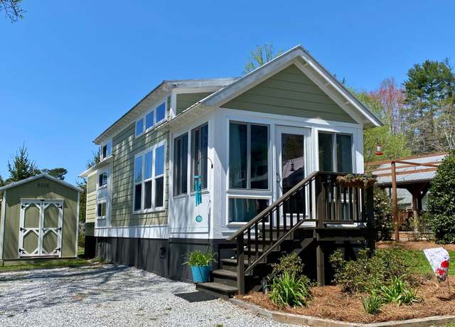 Property at 48 Empire Ln, Flat Rock, NC 28731, 1 bed, 1 bath