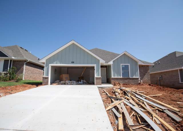 Property at 3809 Lynne Ave, Edmond, OK 73012, 4 beds, 2 baths