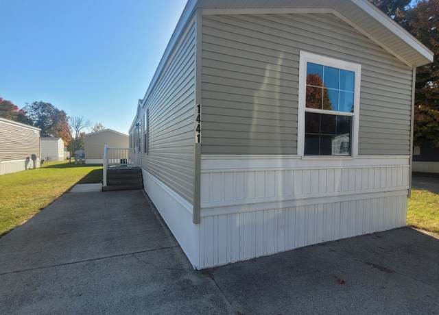 Property at 1441 Sarnia St, Muskegon, MI 49444, 3 beds, 2 baths