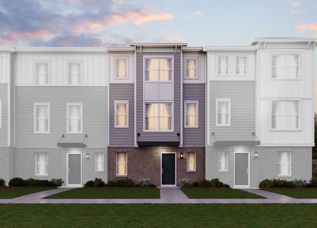 Property at 1058 E Oakton St, Des Plaines, IL 60018, 3 beds, 2.5 baths