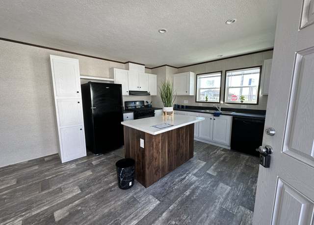 Property at 5 Shamrock Park Site #5, Albany, MN 56307, 3 beds, 2 baths