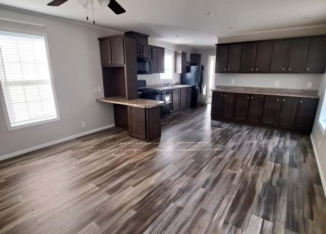 Property at 8720 Dogwood, Kalamazoo, MI 49009, 2 beds, 2 baths