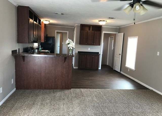 Property at 800 Lexington St #236, Norman, OK 73069, 3 beds, 2 baths