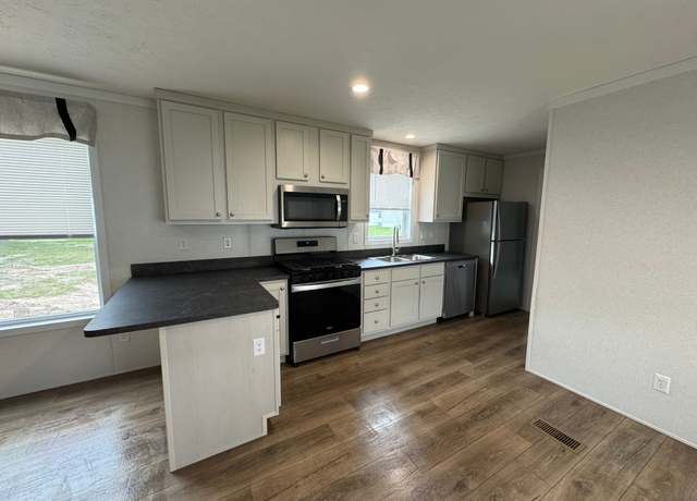 Property at 21220 Chevalier Site #798, Macomb, MI 48044, 3 beds, 2 baths
