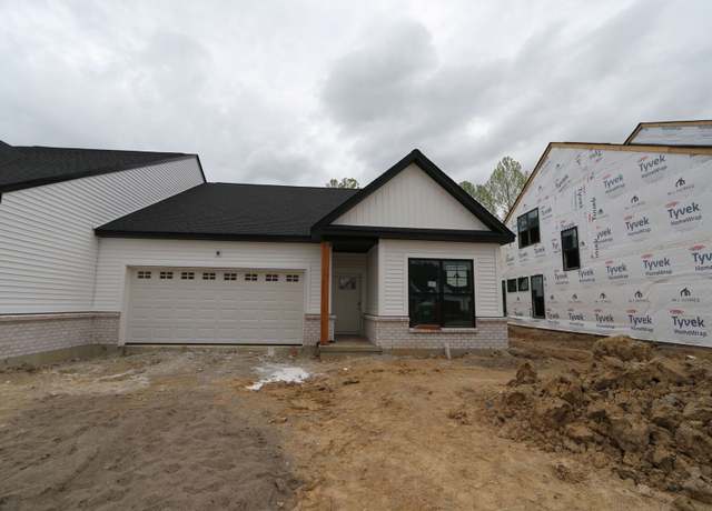 Property at 5721 White Pine Ln, Hamilton, OH 45011, 3 beds, 3 baths