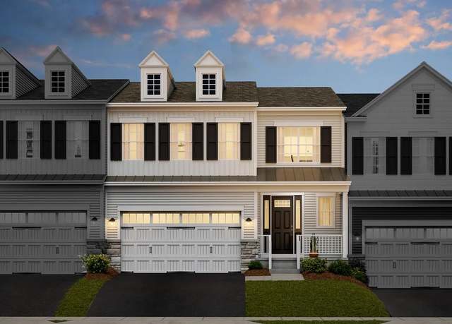 Property at 41 Hillandale Dr, Far Hills, NJ 07931, 3 beds, 2.5 baths