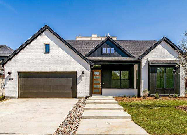 Property at 141 Paxton Cir, Arlington, TX 76013, 4 beds, 3.5 baths