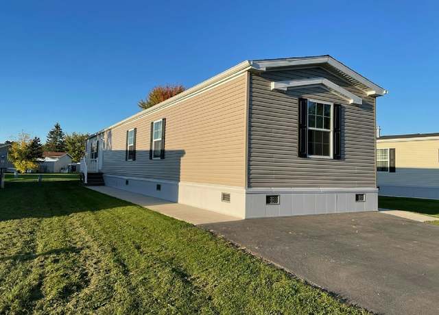 Property at 151 Crestwood Dr, Lockport, NY 14094, 3 beds, 2 baths