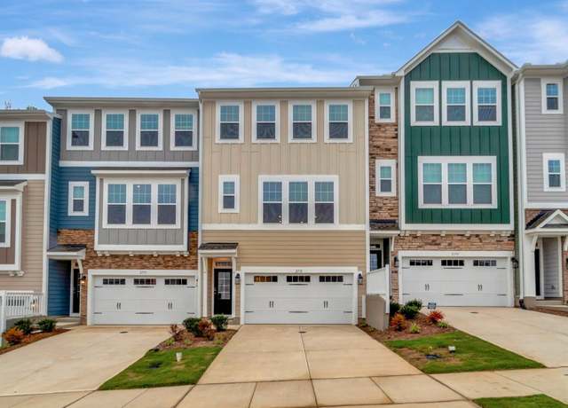 Property at 2735 Hunter Woods Dr, Apex, NC 27502, 4 beds, 3.5 baths