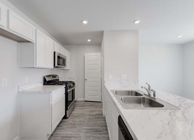 Property at 412 Lens St, Eastland, TX 76448, 4 beds, 2.5 baths