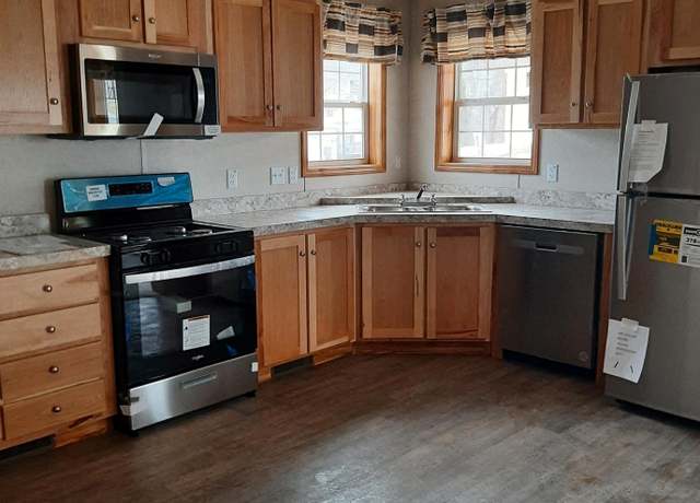 Property at 114 Clairmont Dr, Altoona, PA 16601, 2 beds, 2 baths