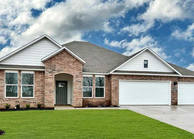 Property at 7003 E Sugarloaf St, Siloam Springs, AR 72761, 4 beds, 2 baths