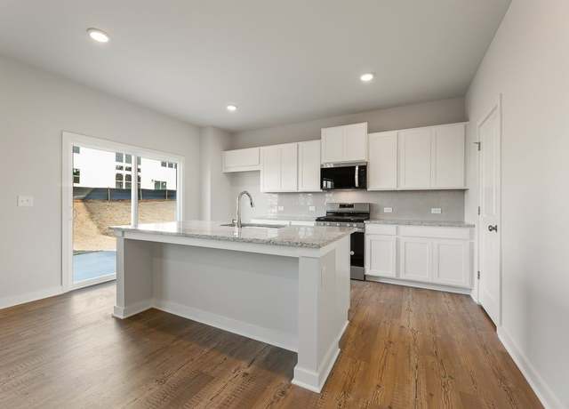 Property at 5266 Mulberry Creek Way, Flowery Branch, GA 30542, 5 beds, 3 baths