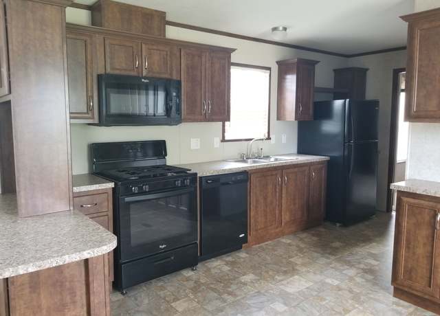 Property at 21271 Boquet Drive Site #1057, Macomb, MI 48044, 2 beds, 2 baths