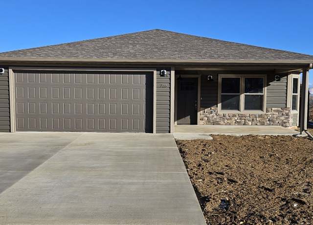 Property at 725 Lancelot St, Sheridan, WY 82801, 3 beds, 2.5 baths