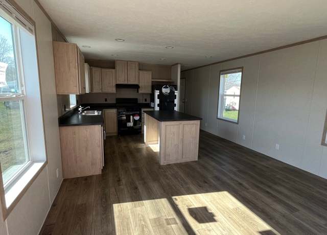 Property at 11 Sulphur Springs Dr, Batavia, OH 45103, 3 beds, 2 baths