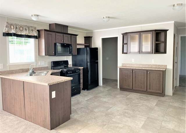 Property at 46305 La Crosse Site #709, Macomb, MI 48044, 3 beds, 2 baths