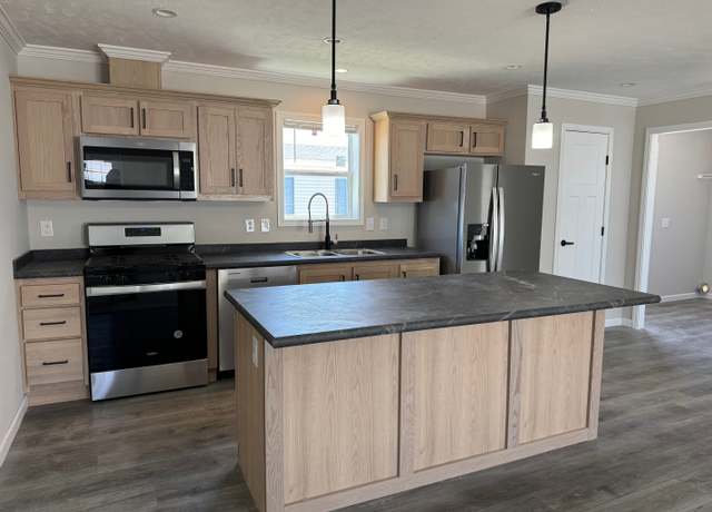 Property at 46610 Le Grande Boulevard Site #902, Macomb, MI 48044, 3 beds, 2 baths