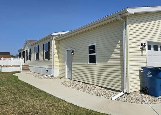 Property at 27484 Oregon Rd #31, Perrysburg, OH 43551, 3 beds, 2 baths