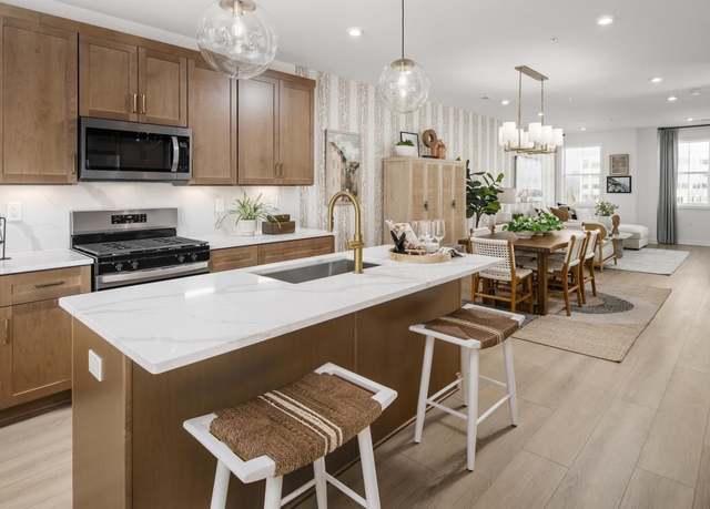 Property at 4760 Sully Point Ln, Chantilly, VA 20151, 2 beds, 2.5 baths