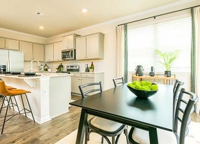 Property at 3080 Yellowhammer Dr, Marietta, GA 30064, 3 beds, 2.5 baths