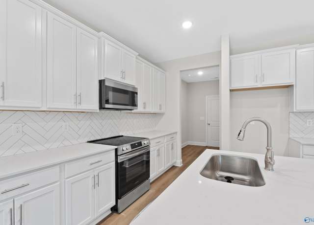 Property at 1748 Stampede Cir, Huntsville, AL 35803, 3 beds, 2.5 baths