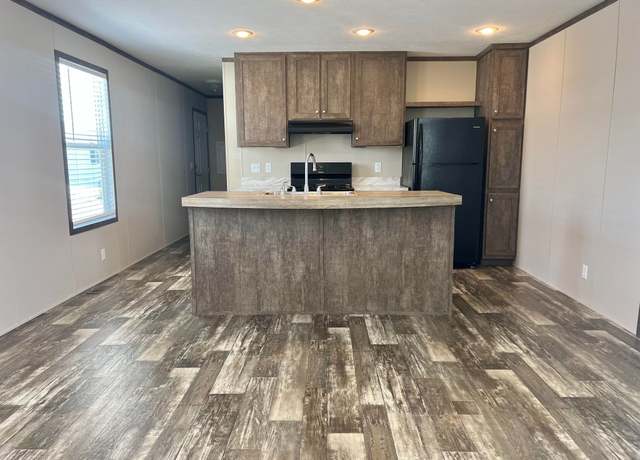Property at 6611 Sleepy Hollow Blvd, Holly, MI 48442, 3 beds, 2 baths