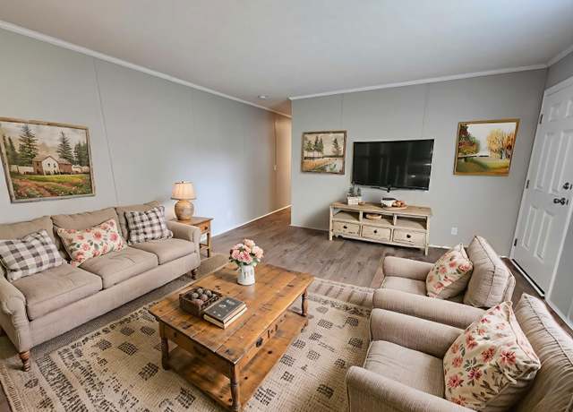 Property at 3709 Juniper St, Clarkston, MI 48348, 3 beds, 2 baths