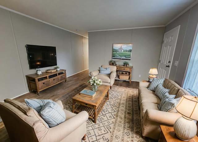 Property at 3709 Juniper St, Clarkston, MI 48348, 3 beds, 2 baths